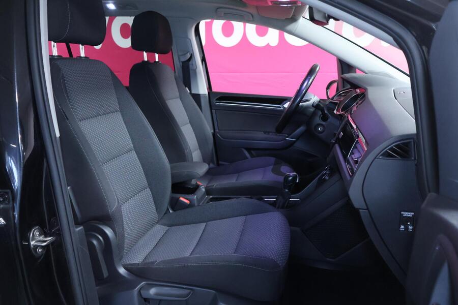 Volkswagen Touran vaihtoauto