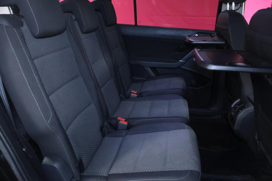 Volkswagen Touran vaihtoauto