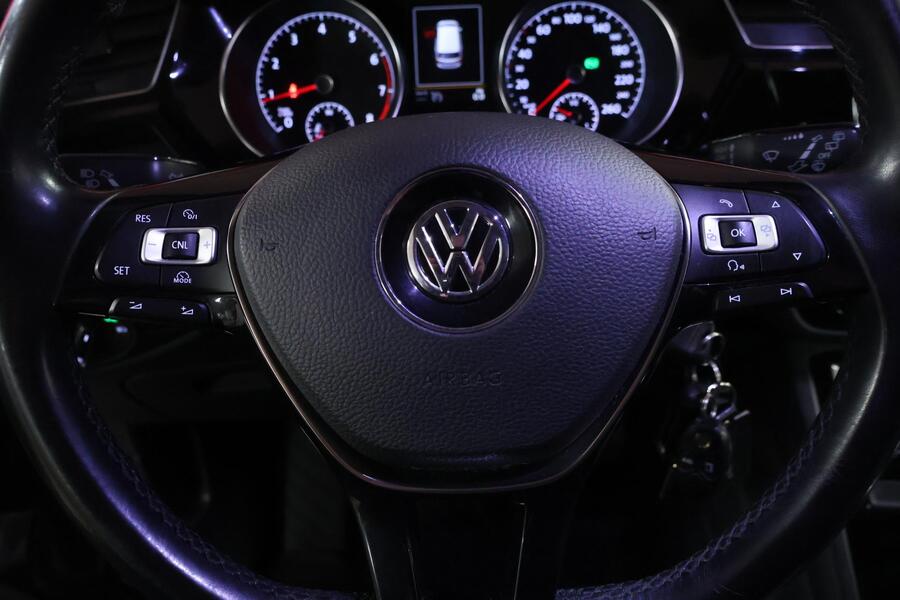 Volkswagen Touran vaihtoauto