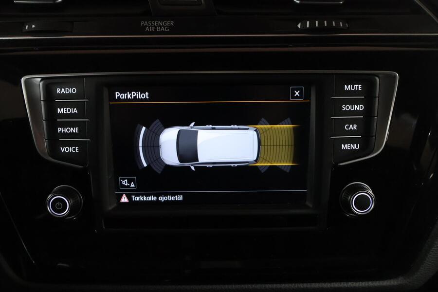 Volkswagen Touran vaihtoauto