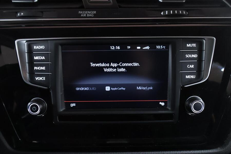 Volkswagen Touran vaihtoauto