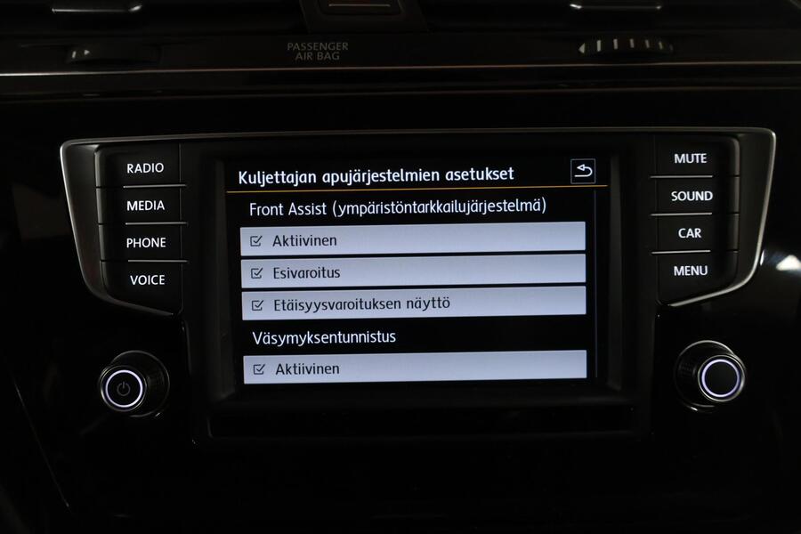 Volkswagen Touran vaihtoauto