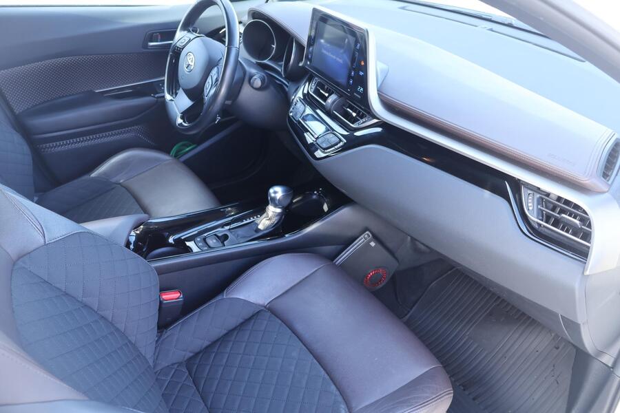 Toyota C-HR vaihtoauto