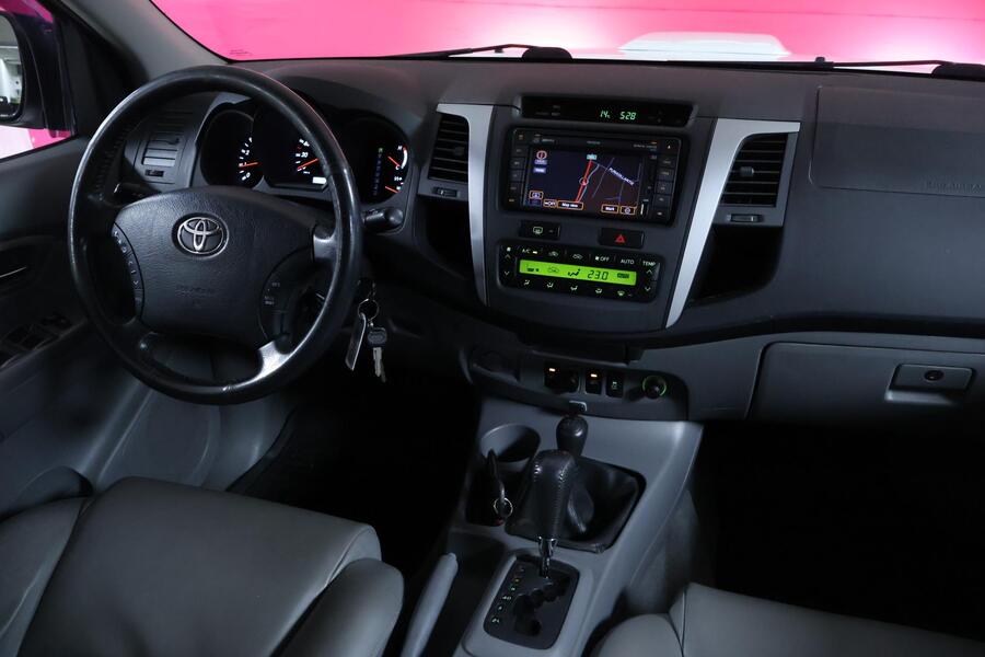 Toyota Hilux vaihtoauto