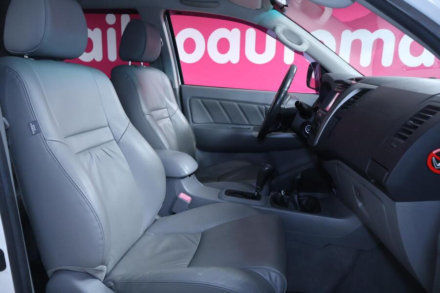 Toyota Hilux vaihtoauto