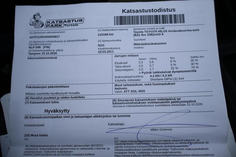 Toyota Hilux vaihtoauto