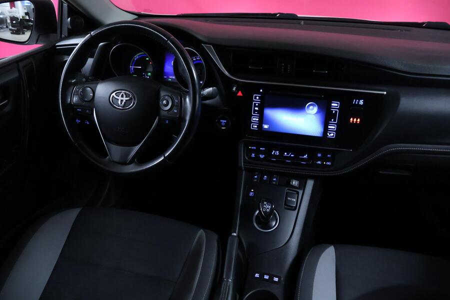 Toyota Auris vaihtoauto