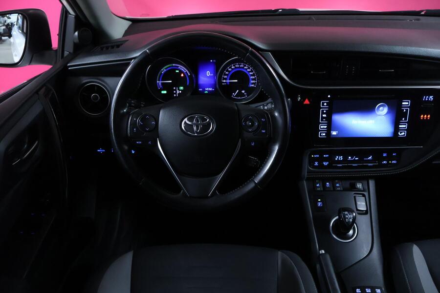 Toyota Auris vaihtoauto