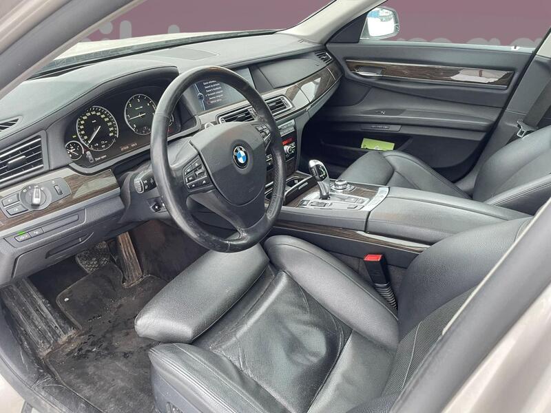 BMW 730 vaihtoauto