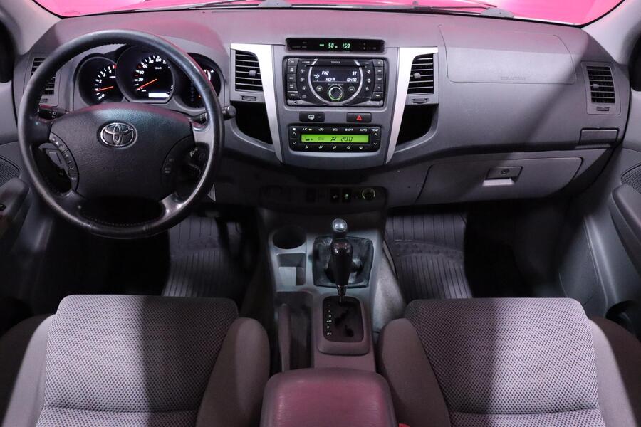 Toyota Hilux vaihtoauto