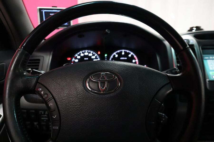 Toyota Land Cruiser vaihtoauto