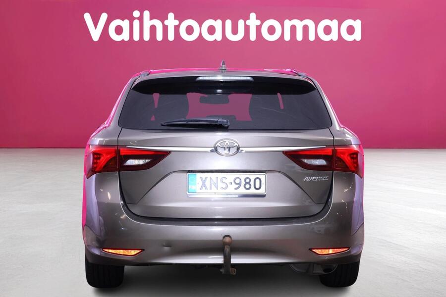 Toyota Avensis vaihtoauto