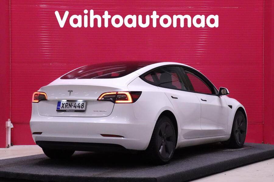 Tesla Model 3 vaihtoauto