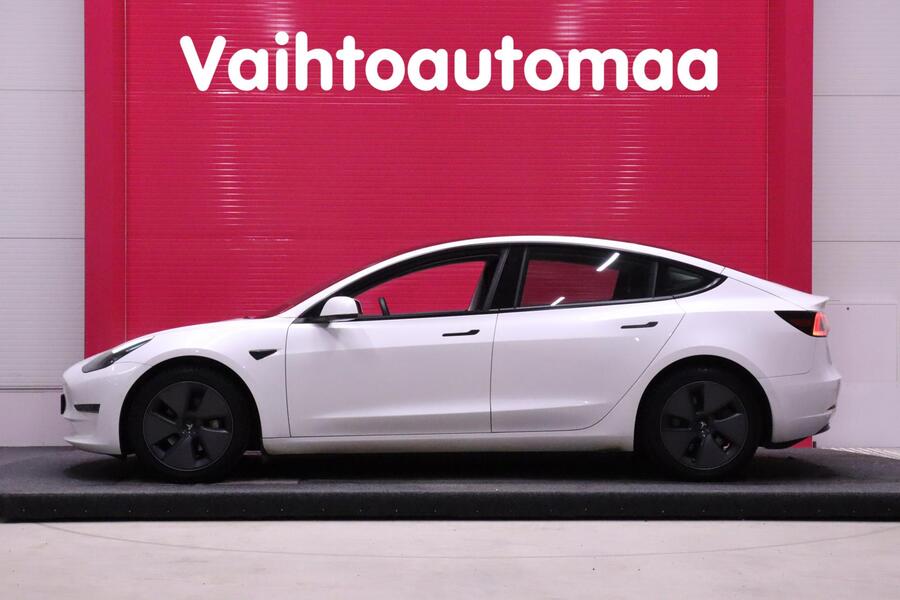 Tesla Model 3 vaihtoauto
