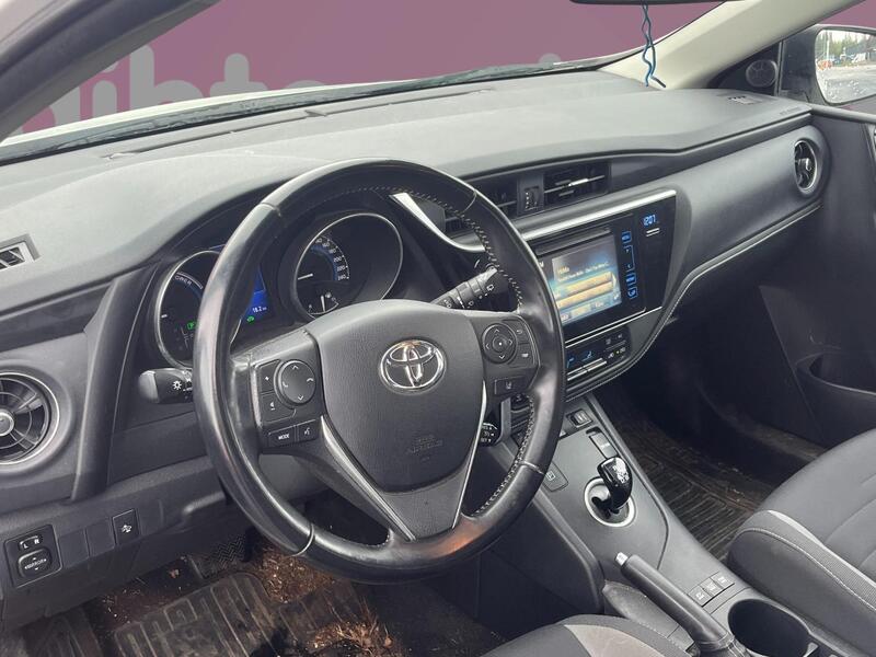 Toyota Auris vaihtoauto