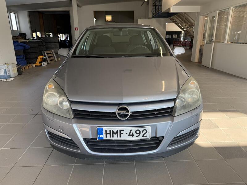 Opel Astra vaihtoauto