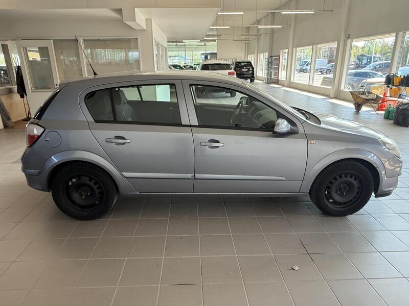 Opel Astra vaihtoauto