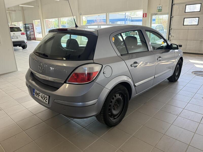 Opel Astra vaihtoauto
