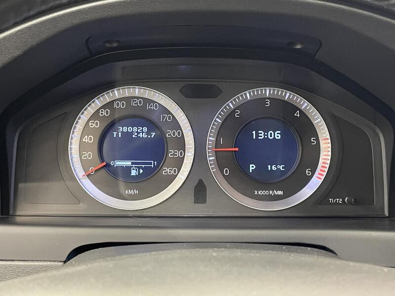 Volvo V70 vaihtoauto