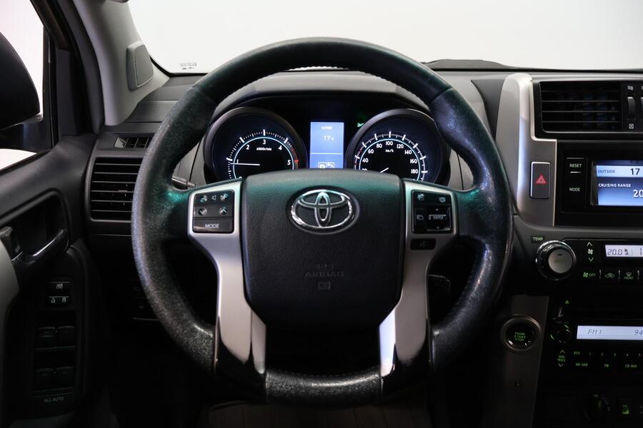 Toyota Land Cruiser vaihtoauto