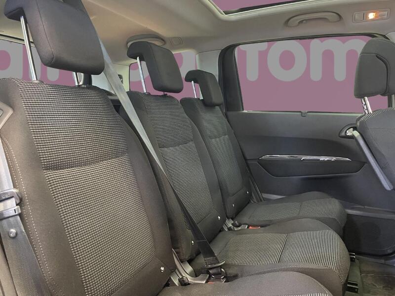 Peugeot 5008 vaihtoauto