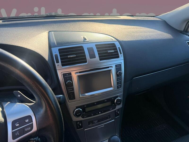 Toyota Avensis vaihtoauto