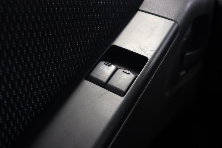 Nissan Navara vaihtoauto