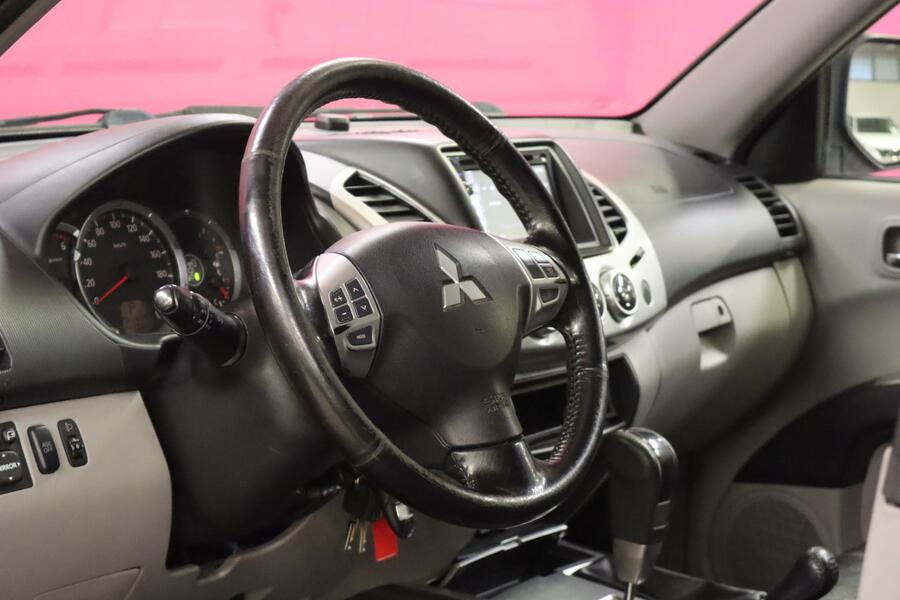 Mitsubishi L200 vaihtoauto