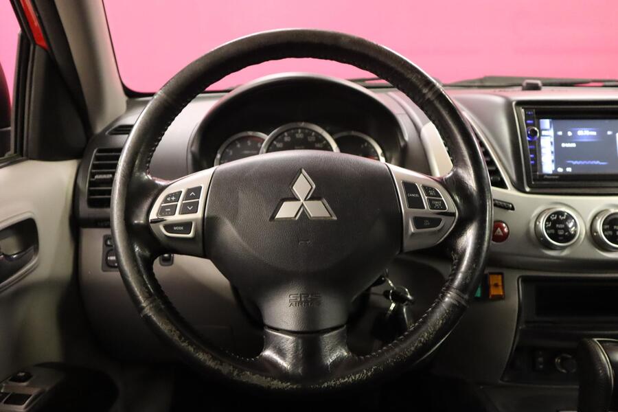 Mitsubishi L200 vaihtoauto