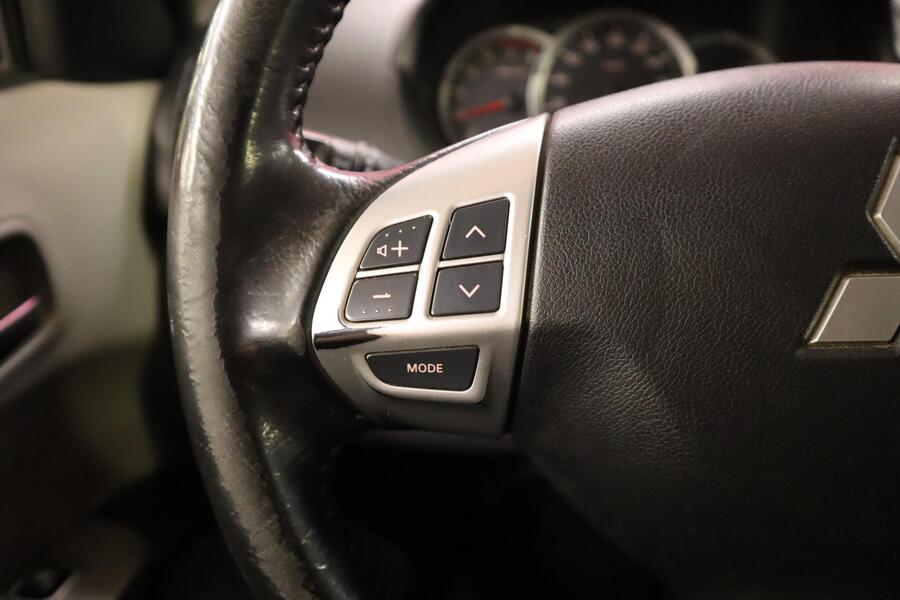 Mitsubishi L200 vaihtoauto