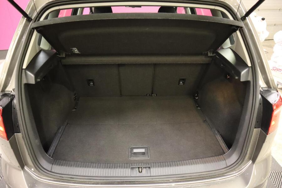 Volkswagen Golf Sportsvan vaihtoauto