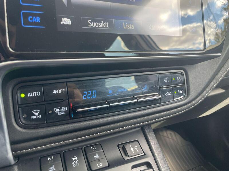 Toyota Auris vaihtoauto