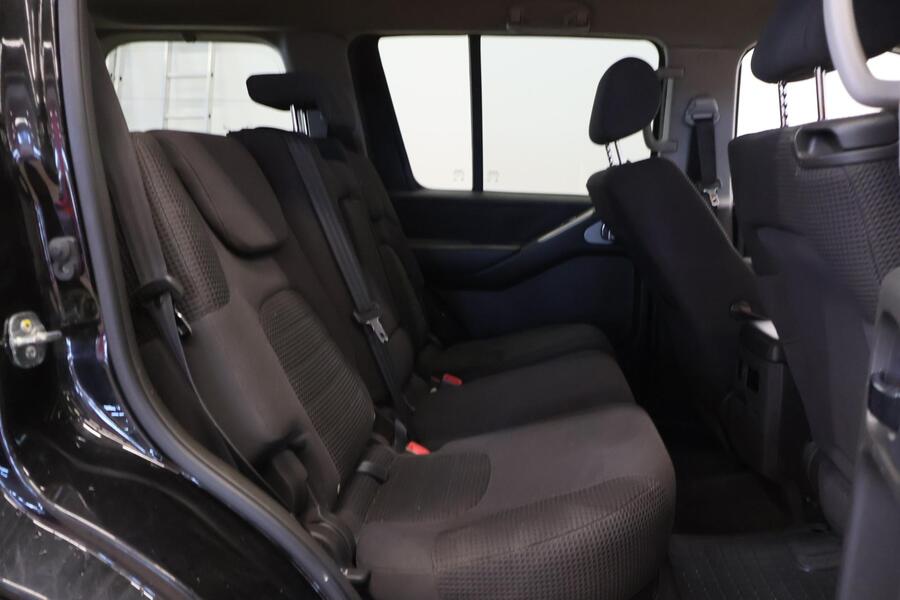 Nissan Pathfinder vaihtoauto