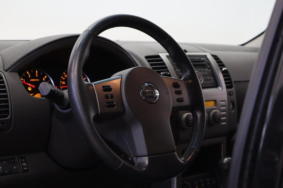 Nissan Pathfinder vaihtoauto