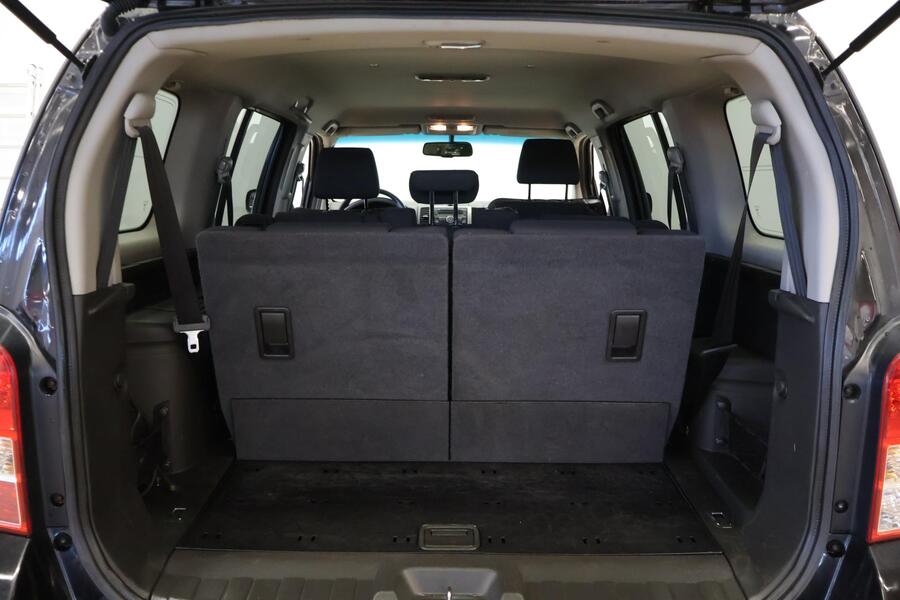 Nissan Pathfinder vaihtoauto