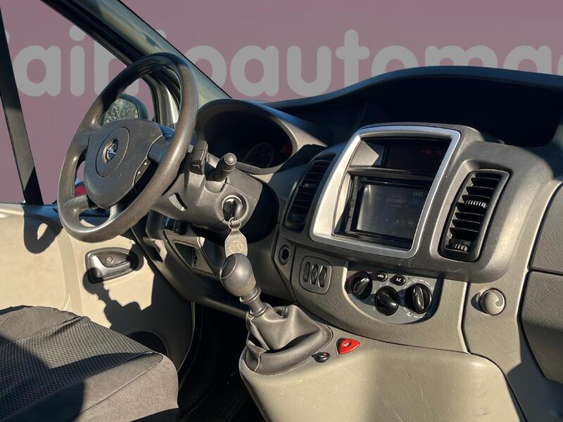 Opel Vivaro vaihtoauto