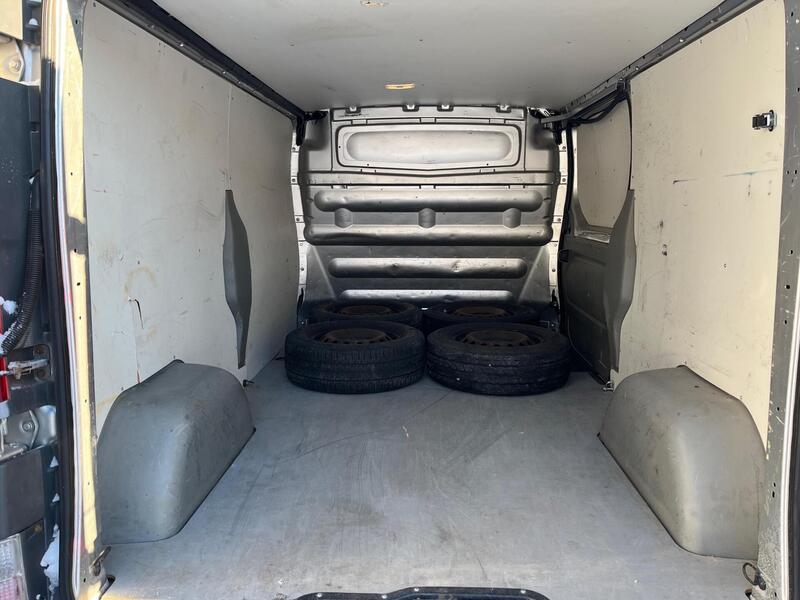 Opel Vivaro vaihtoauto