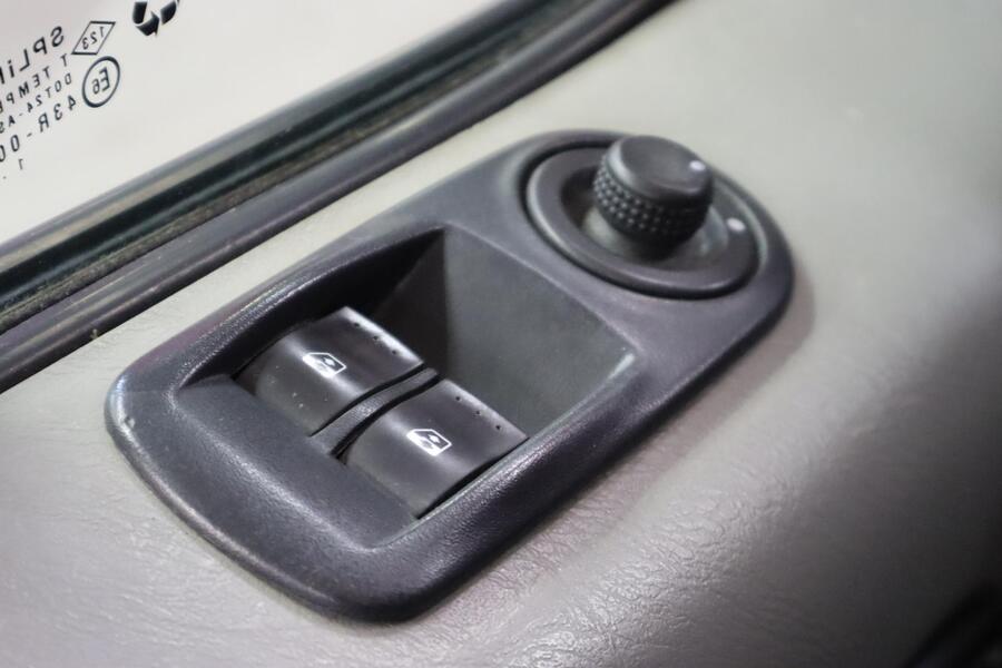 Opel Vivaro vaihtoauto