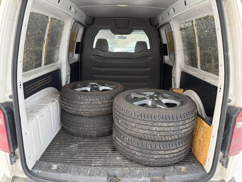 Volkswagen Caddy Maxi vaihtoauto