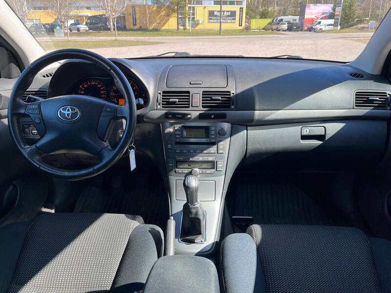 Toyota Avensis vaihtoauto