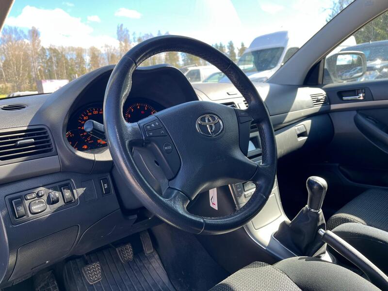 Toyota Avensis vaihtoauto