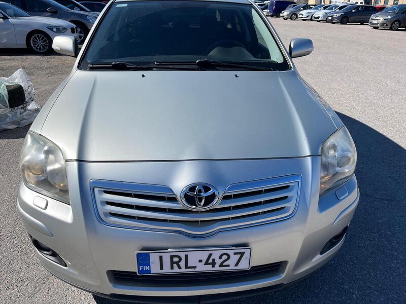 Toyota Avensis vaihtoauto