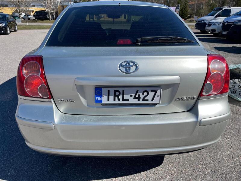 Toyota Avensis vaihtoauto
