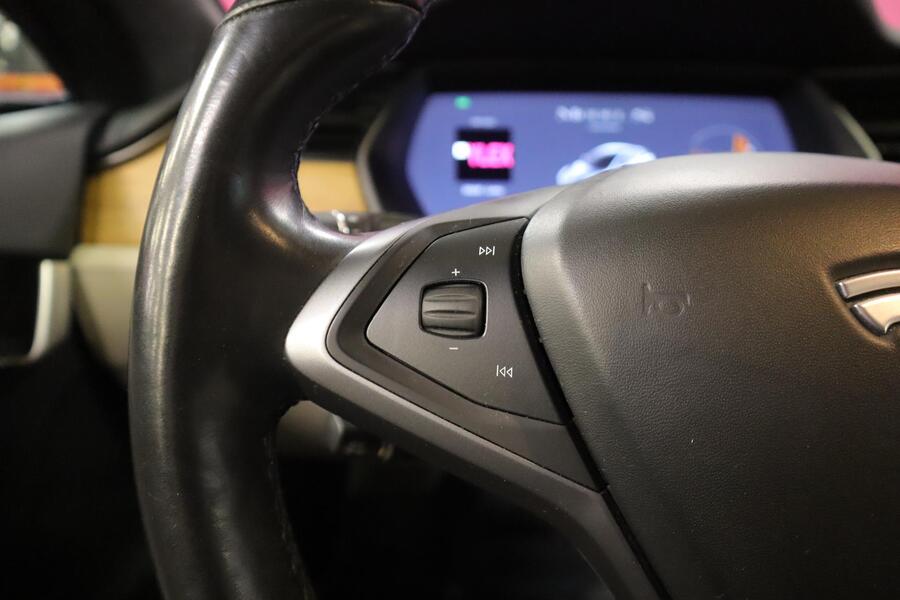 Tesla Model S vaihtoauto