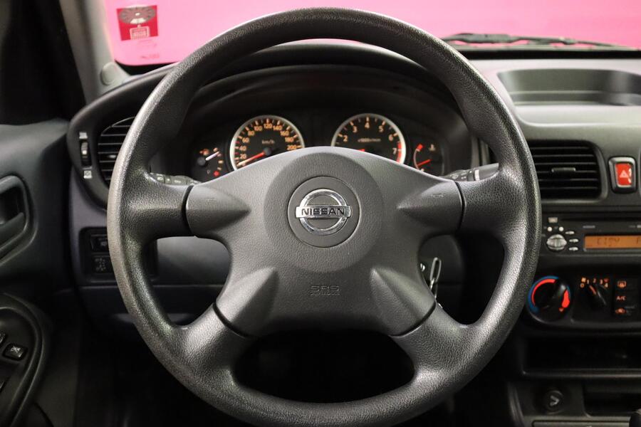 Nissan Almera vaihtoauto