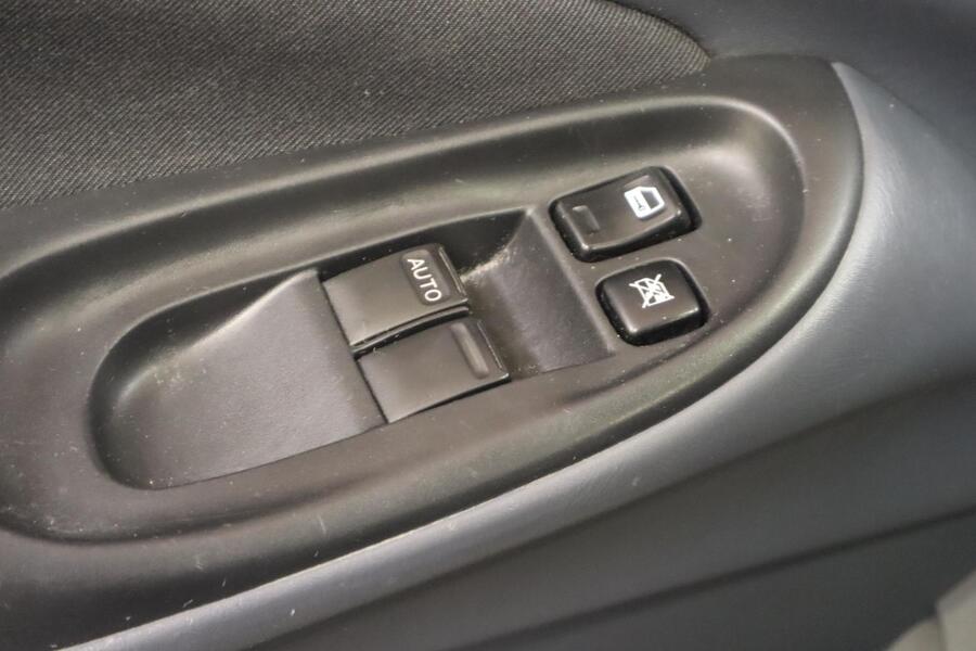 Nissan Almera vaihtoauto