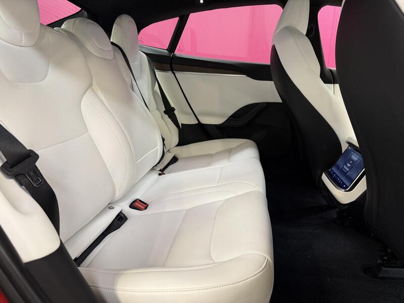 Tesla Model S vaihtoauto