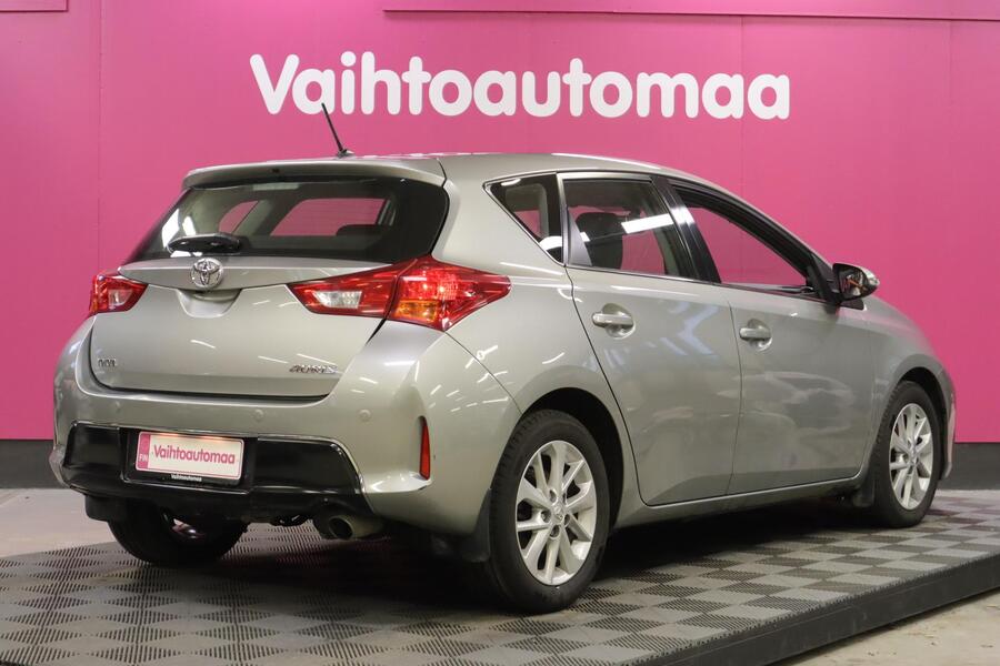 Toyota Auris vaihtoauto
