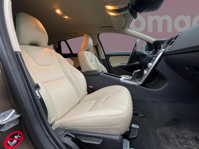 Volvo V60 Cross Country vaihtoauto