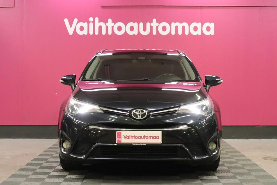 Toyota Avensis vaihtoauto